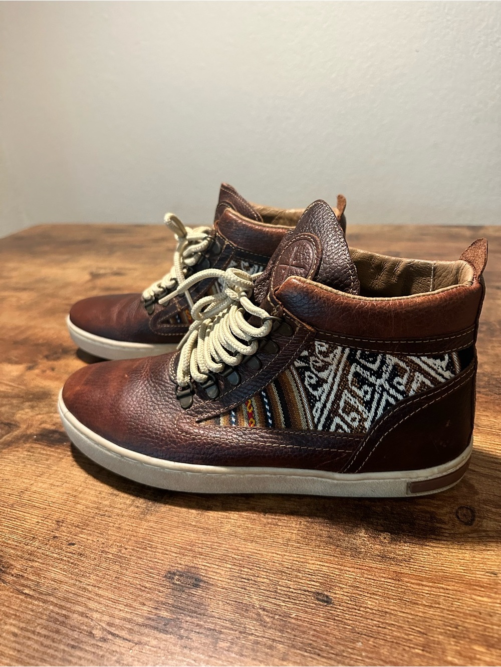 NWOT inkkas Brown Leather Camping Boots, size Women’s 10